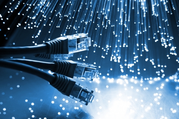 Fibra Óptica : 10 motivos para entender porque essa tecnologia está conquistando o mundo